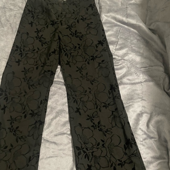 Le Chateau flare leg embroidered black pants size 1/2 - Picture 2 of 3